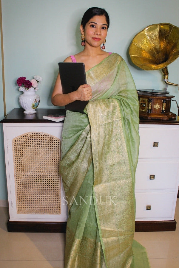 Aavni (Saree)