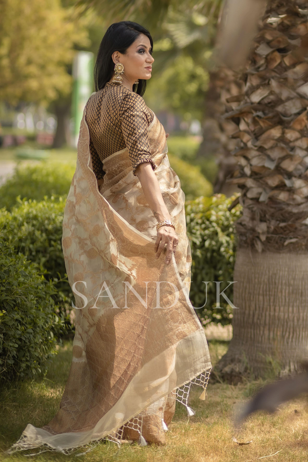 Kanak (Saree)