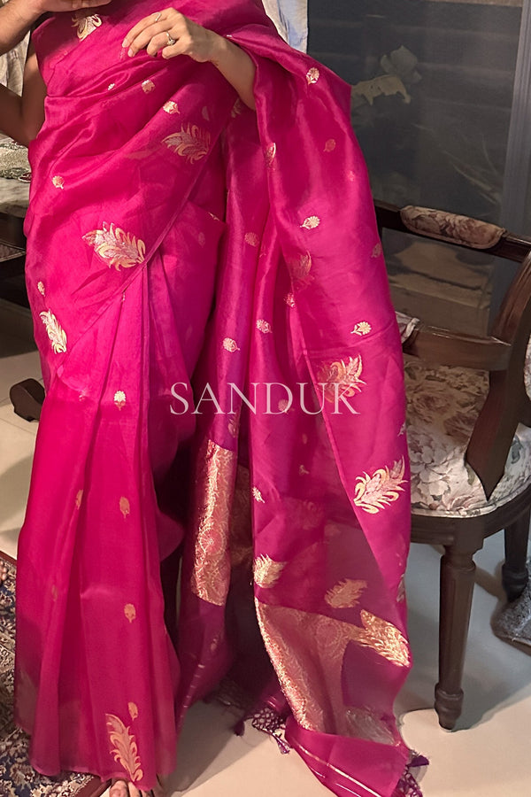 Isharya (Saree)